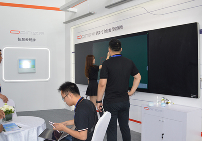 歐帝科技攜智慧黑板產(chǎn)品亮相西北教育裝備博覽會，引領(lǐng)云計(jì)算裝備技術(shù)服務(wù)新潮流